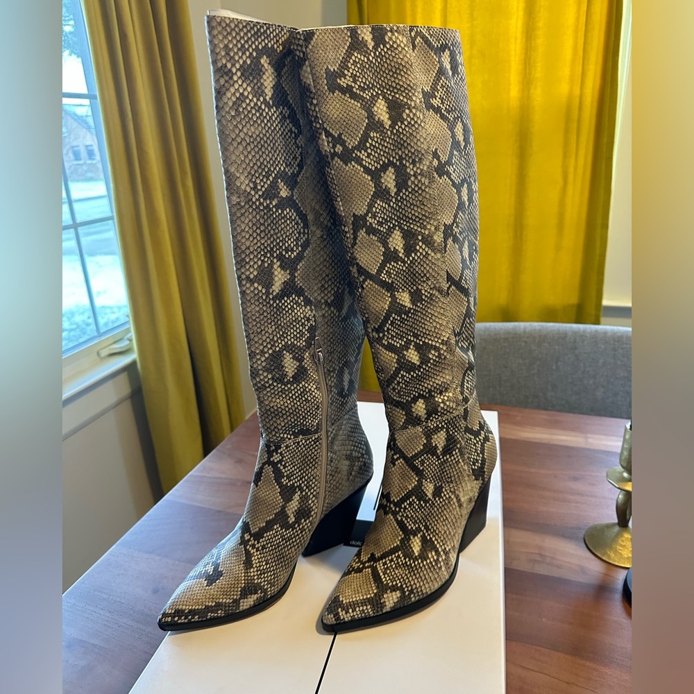 Dolce Vita Isobel Snake Print Boots Sz 8